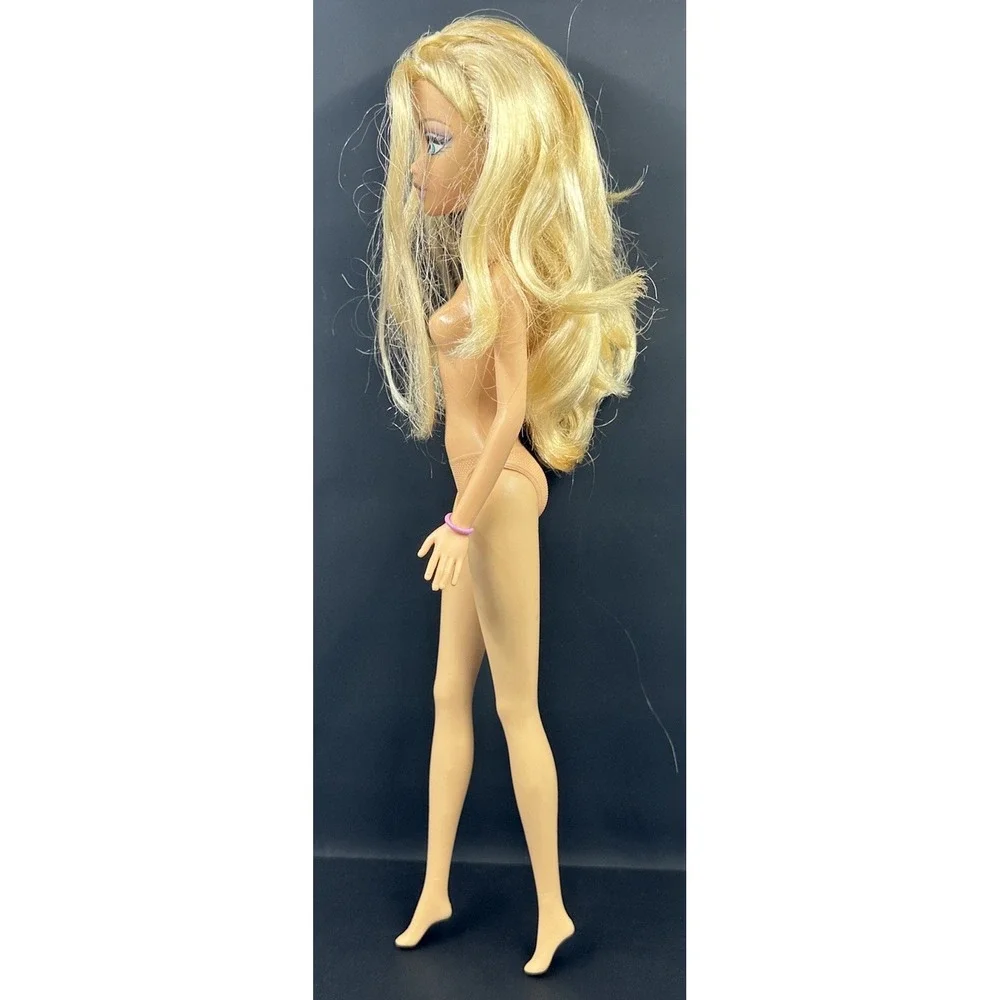 Vintage 1999 Barbie Mattel My Scene Kennedy Fashion Doll